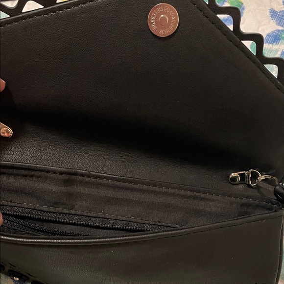 Elegant Black Embellished Women's Bag - Picture 4 of 4